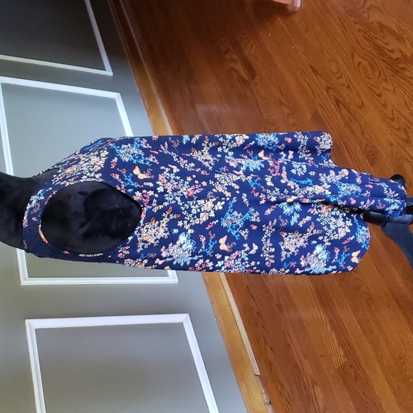 Flower Tank Top - Picture 2 of 8